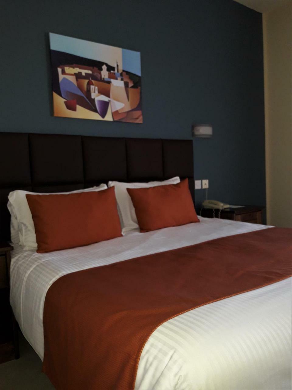 Downtown Hotel Виктория Экстерьер фото