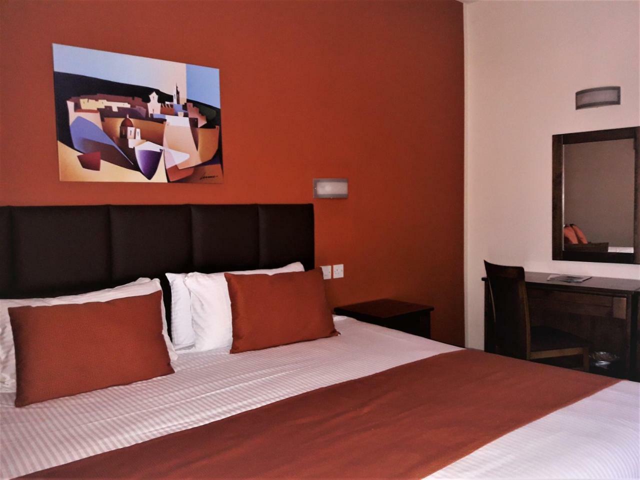 Downtown Hotel Виктория Экстерьер фото