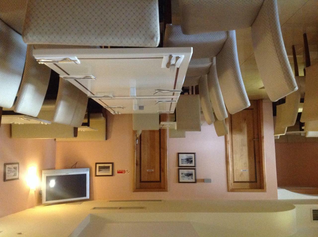 Downtown Hotel Виктория Экстерьер фото