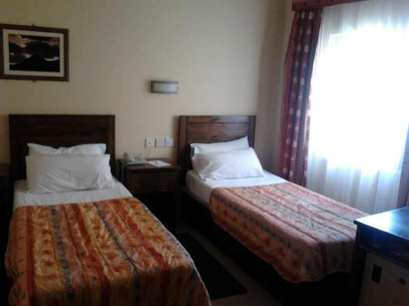 Downtown Hotel Виктория Экстерьер фото